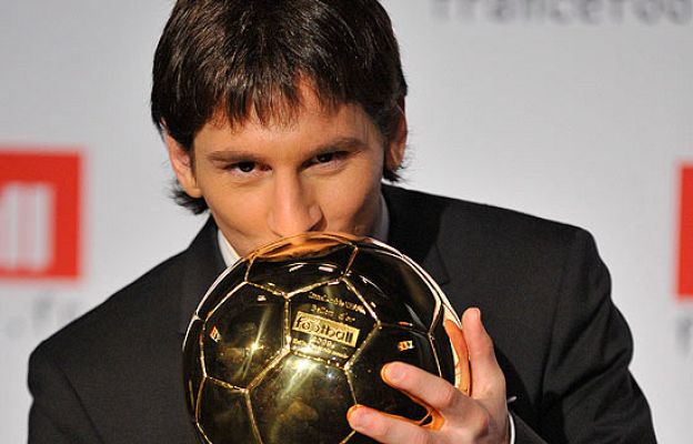  - Messi recibe el 'Balón de Oro'