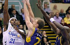 Valladolid 83-76 Cajasol