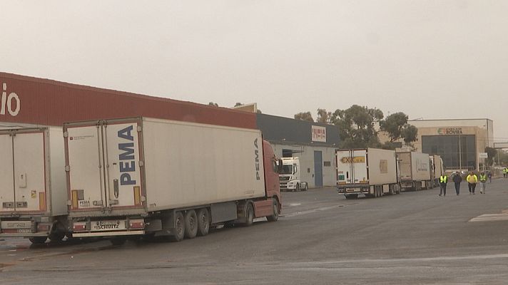 Noticias Andalucía - Piquetes bloquean la salida de camiones