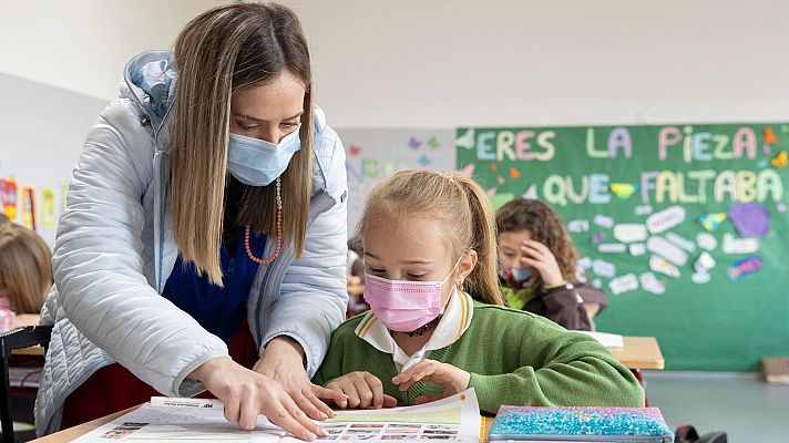 Telediario 1 - Los alumnos de la pública aprendieron un 13 % menos durante el confinamiento en el País Vasco