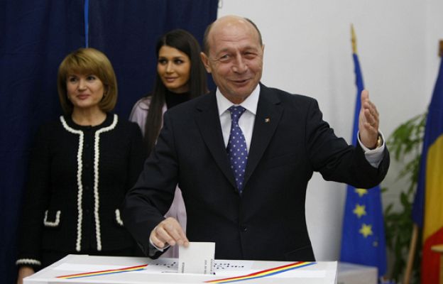  - Basescu se impone en Rumanía