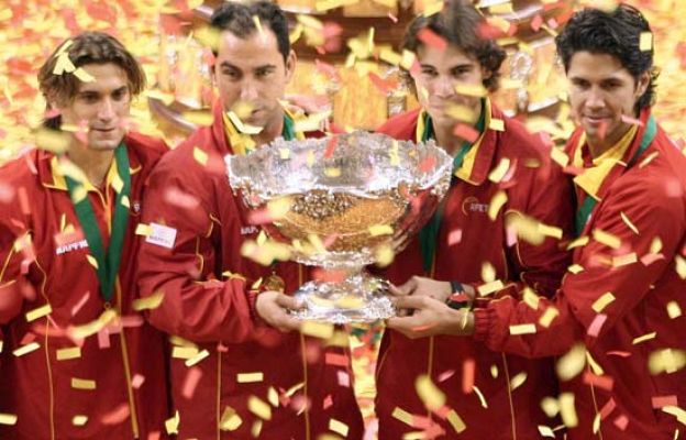  - Larga noche de celebraciones