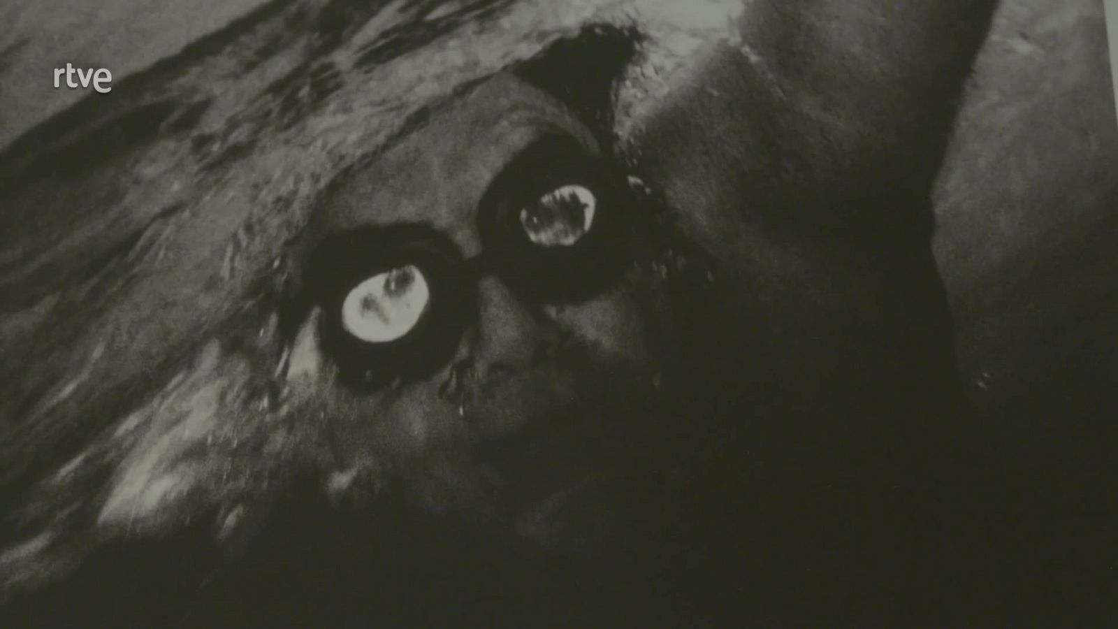 La aventura del saber - Algo, nada, siempre. La fotografía de Vari Caramés - ver ahora