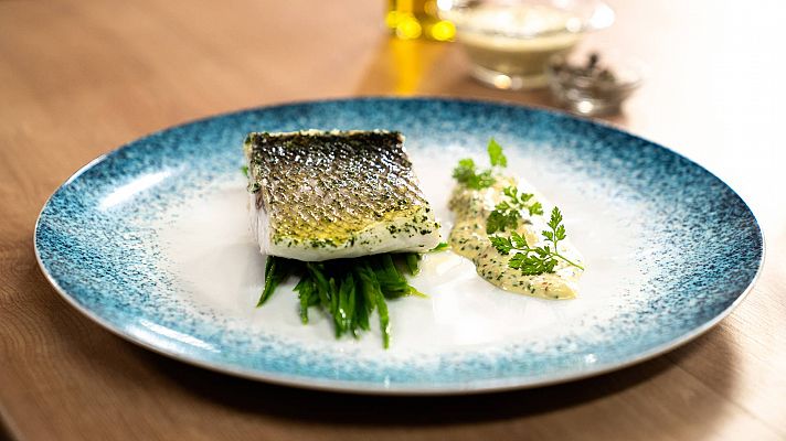 Menudos Torres - Lubina a la sal con salsa tártara