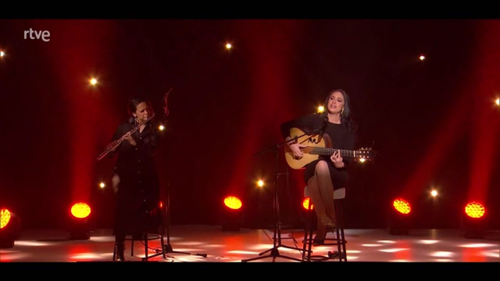 Actuación de María Peláe en 'Las tres Puertas'