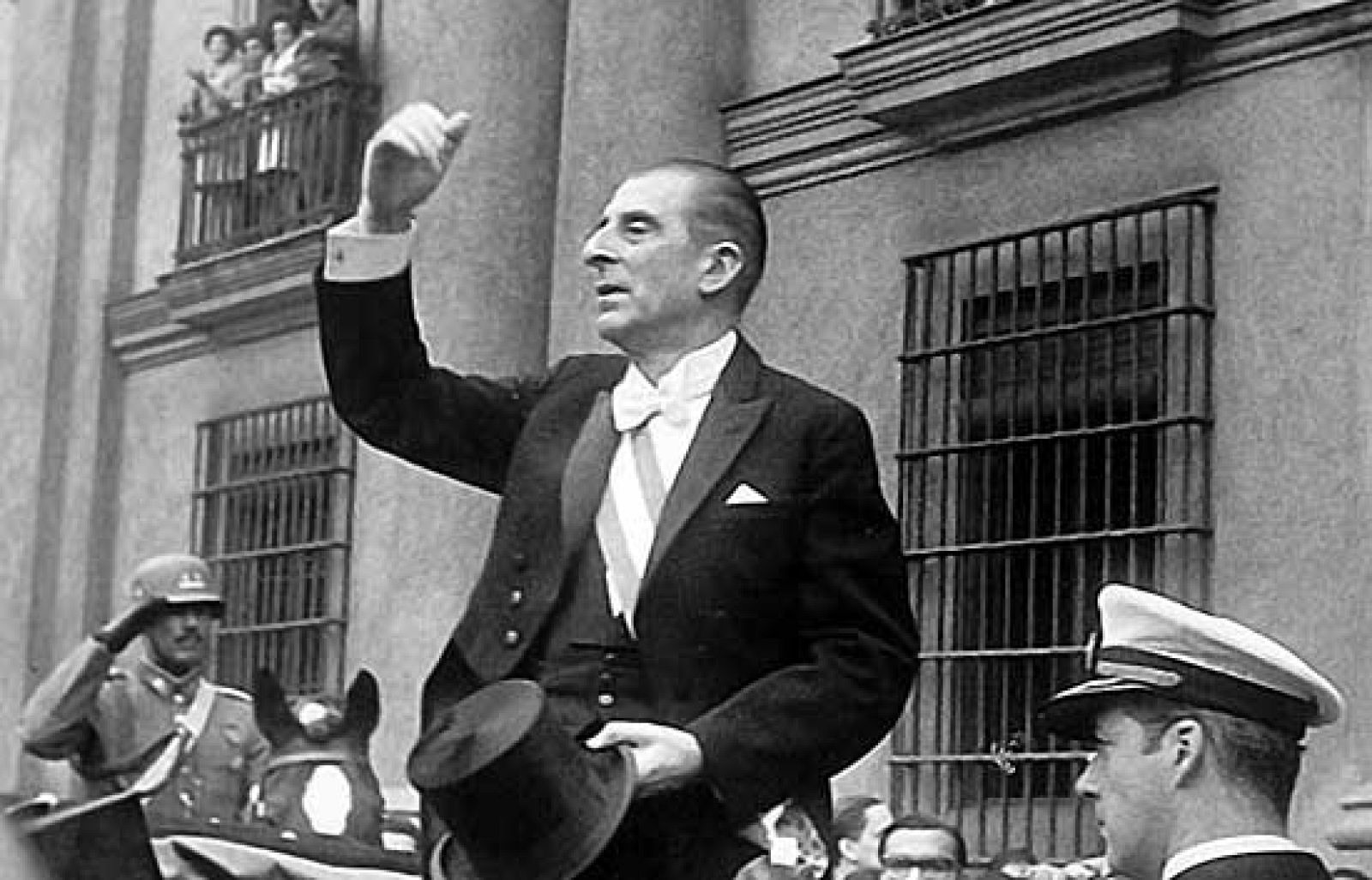 El juez chileno Alejandro Madrid ha ordenado el arresto y ha procesado a seis personas por su presunta responsabilidad en el homicidio del ex presidente Eduardo Frei Montalva, al que le introdujeron paulatinamente sustancias tóxicas en su organismo (07/12/09).