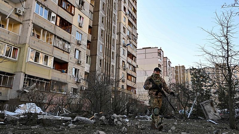 Guerra en Ucrania: Continúan los ataques rusos en Kiev y Mariúpol  - Ver ahora