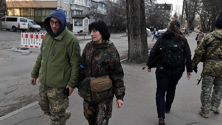 Kiev, la ciudad bajo los bombardeos: "No solo han destruido nuestros hogares, han roto nuestras vidas"