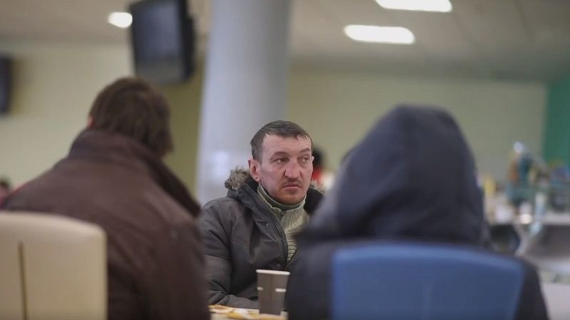 La ley marcial obliga a los hombres ucranianos a permanecer en el país 