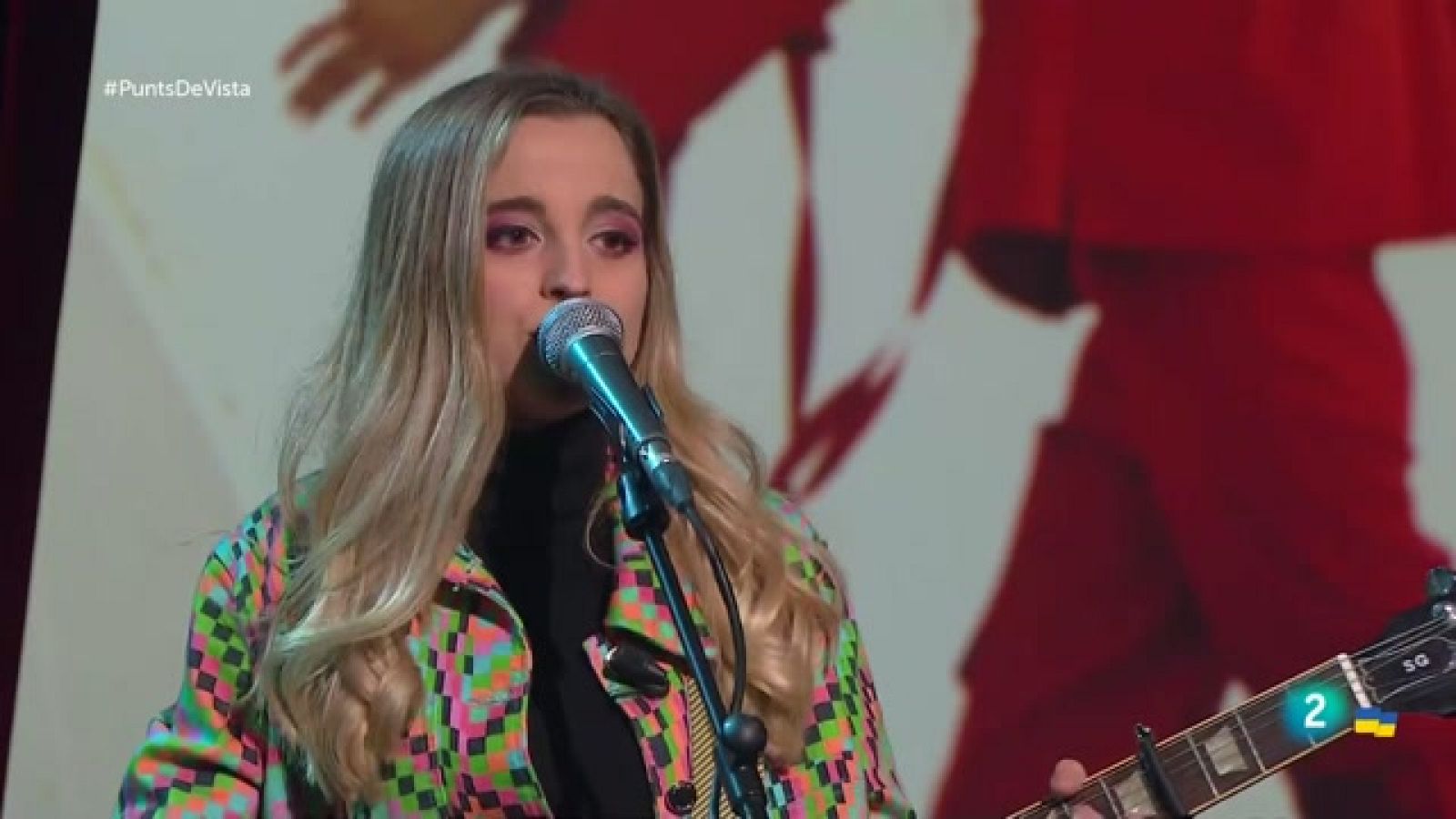 Punts de vista - Intana interpreten en directe 'Què vols de mi' - Veure ara