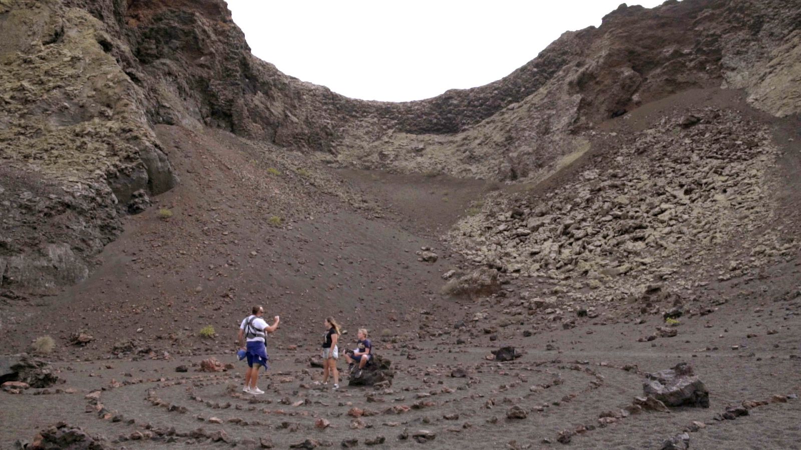 Mi familia en la mochila. Family Run - Ruta España - Episodio 12: La Palma y Lanzarote, paisajes de otro mundo. - ver ahora