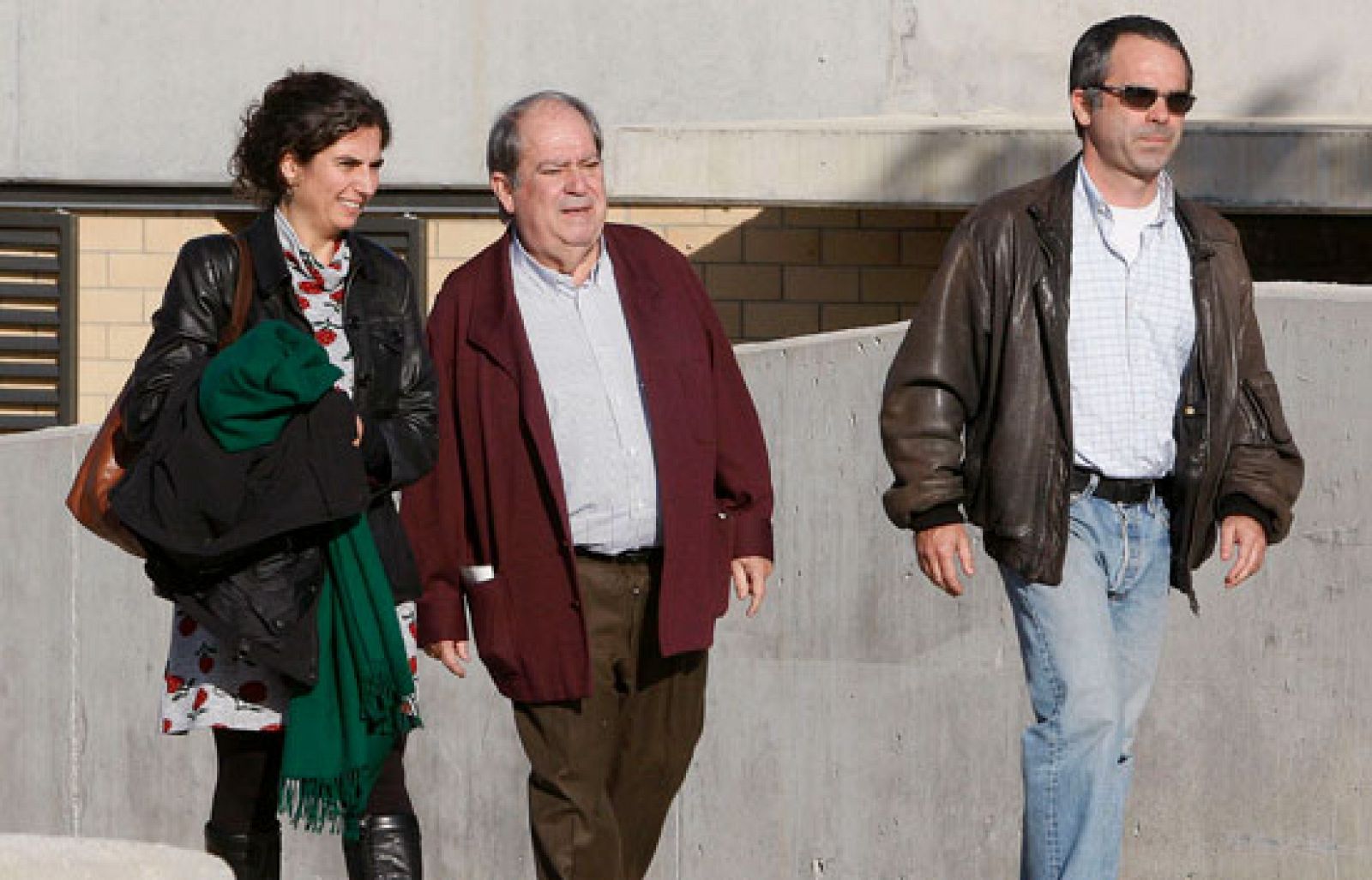 Ambos están imputados en el caso Pretoria, una supuesta trama de corrupción que afecta a varios municipios de Barcelona. En prisión siguen el ex alcalde socialista de Santa Coloma y el presunto cerebro de la trama.