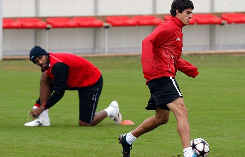  Hasta Tom Cruise y Cameron Díaz no se perderán el partido entre el Sevilla y el Glasgow en el que los andaluces quieren que una victoria sirva para salir del bache en el que se encuentran.
