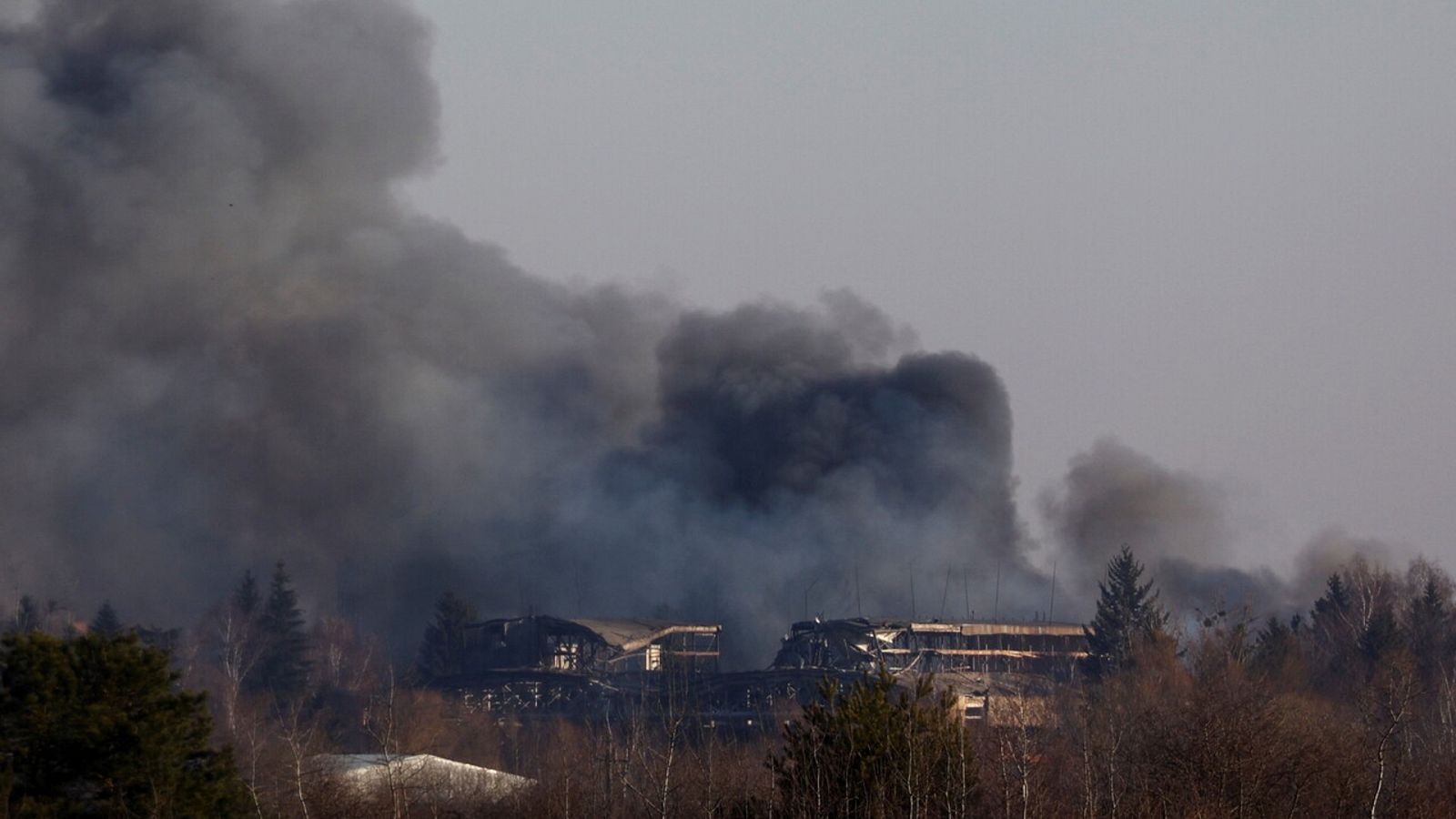 Guerra en Ucrania: Rusia bombardea por primera vez Leópolis 