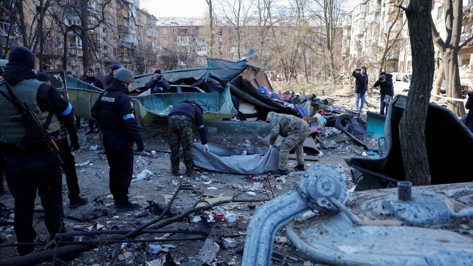 Guerra en Ucrania: Un muerto y cuatro heridos en un bombardeo en Kiev