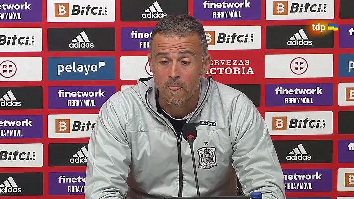 Fútbol - Luis Enrique: "Pedri ya está cansado de que le comparen con Iniesta"