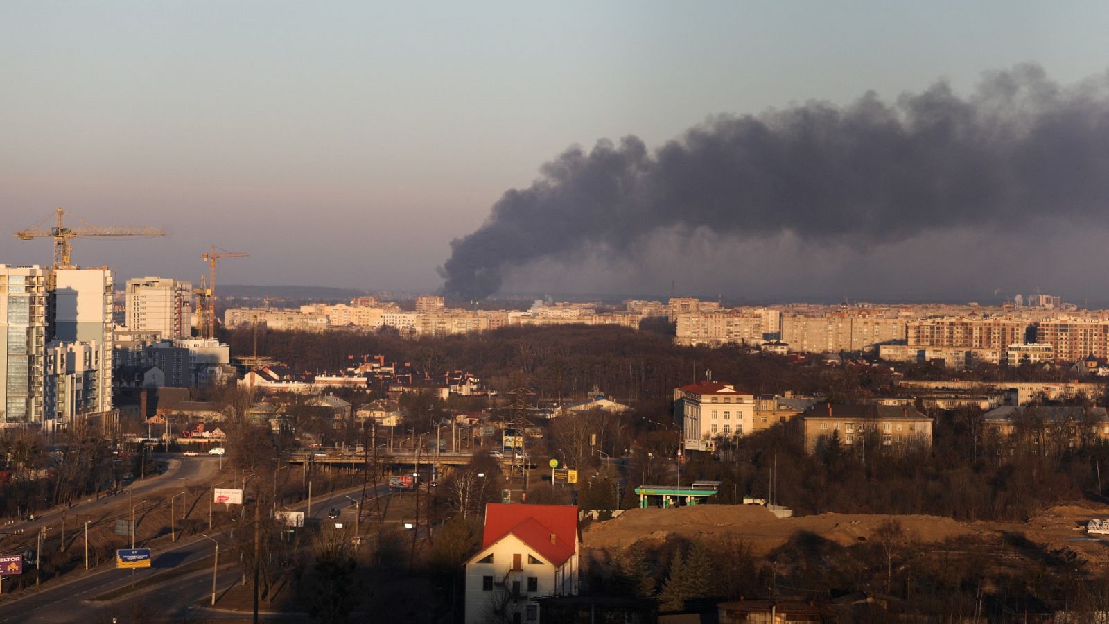 Guerra en Ucrania | Rusia bombardea por primera vez Leópolis - RTVE.es
