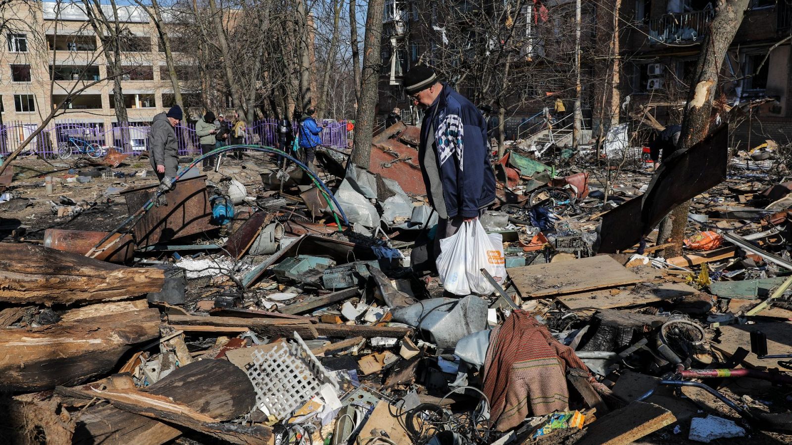 Las bombas impactan sobre la ciudad de Kiev | Ver