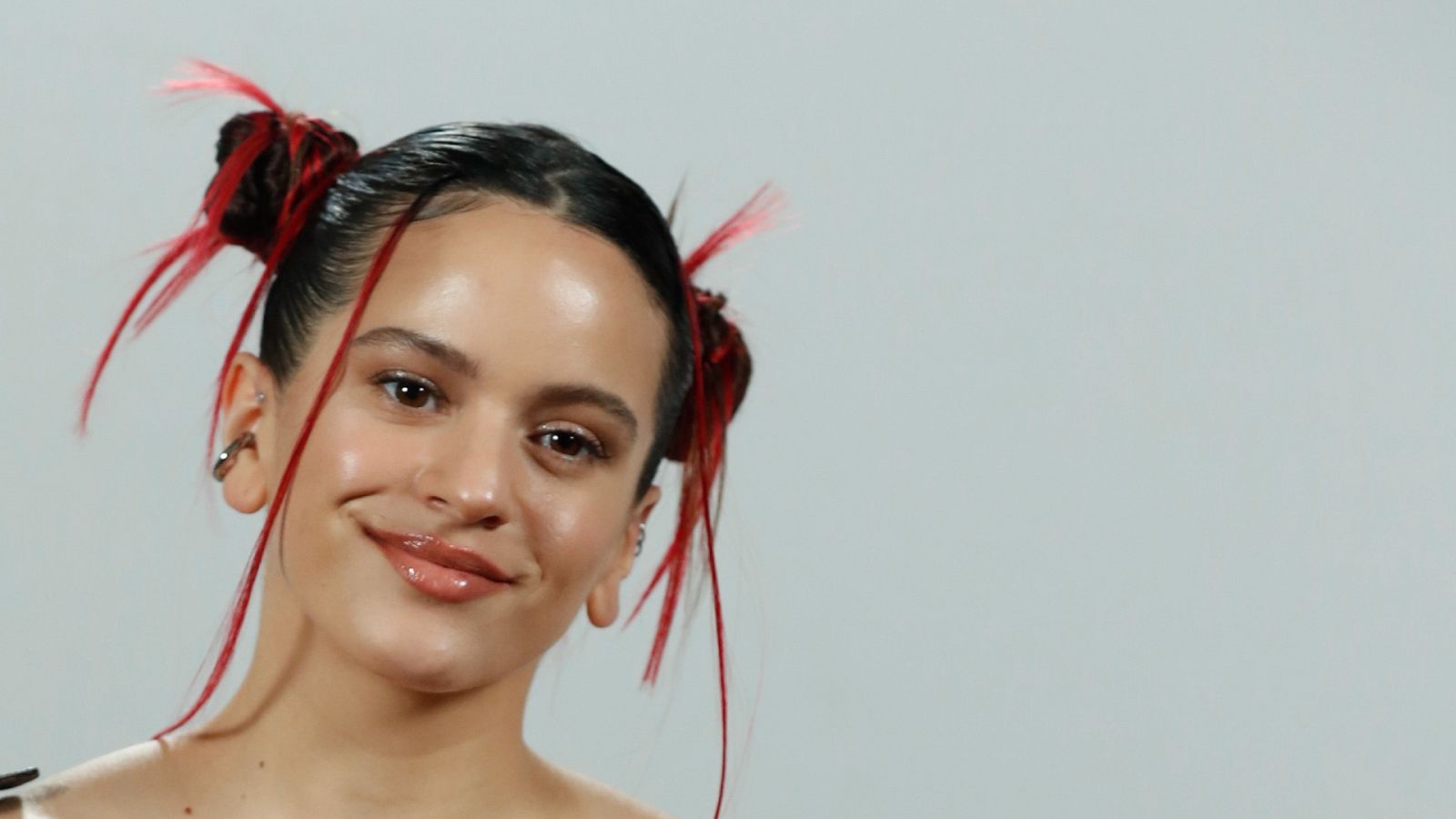 Rosalía estrena 'Motomami', un ábum en el mezcla ritmos urbanos, música electrónica y flamenco