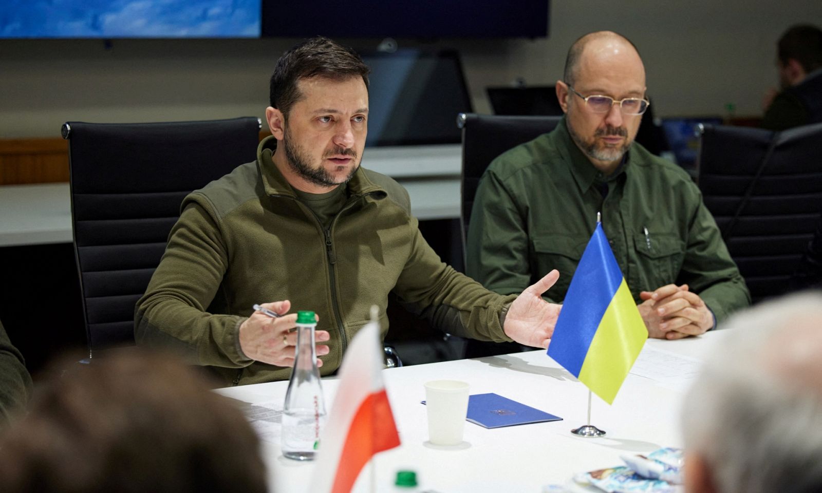 Zelenski insta a Rusia a mantener conversaciones para "reducir el daño de sus propios errores"