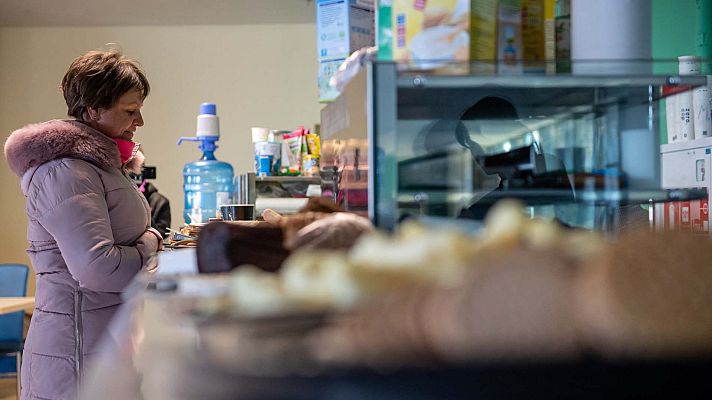 Telediario Fin de Semana - Una ONG española reparte ayuda en la frontera entre Ucrania y Rumanía