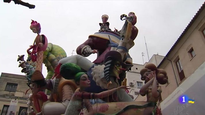 Telediario Fin de Semana - Fallas 2022: Casi 800 monumentos arderán en la cremá