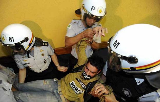  - Crudeza policial en Brasil