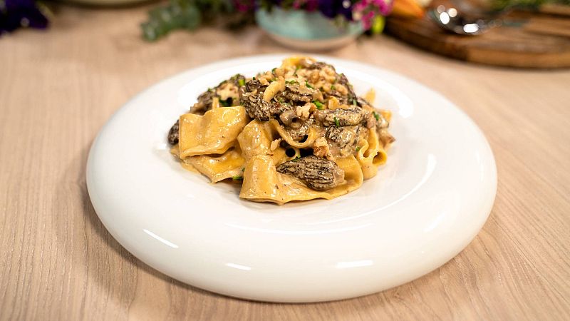 Menudos Torres - Receta de tagliatelle con colmenillas a la crema de foie 