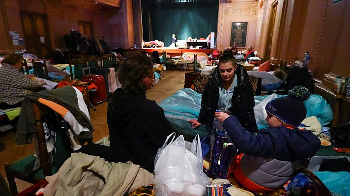 Un teatro polaco sirve de hogar de refugiados de la guerra