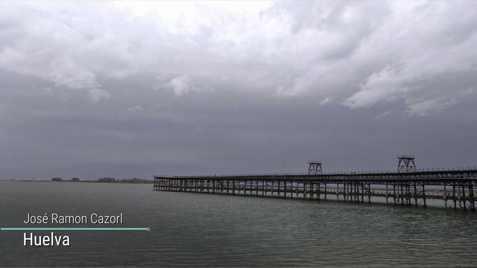 Levante fuerte en el Estrecho y con intervalos de fuerte en el área mediterránea - ver ahora.