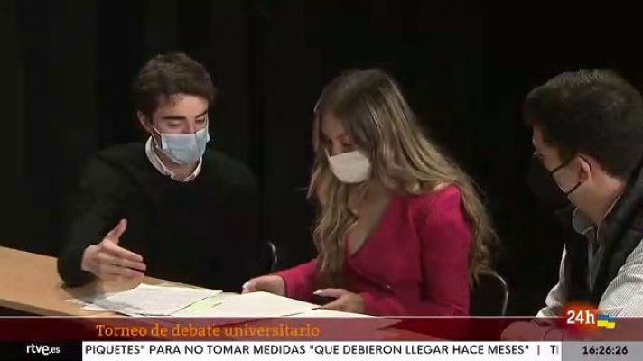 Parlamento - Ganadores del torneo de debate universitario 2022