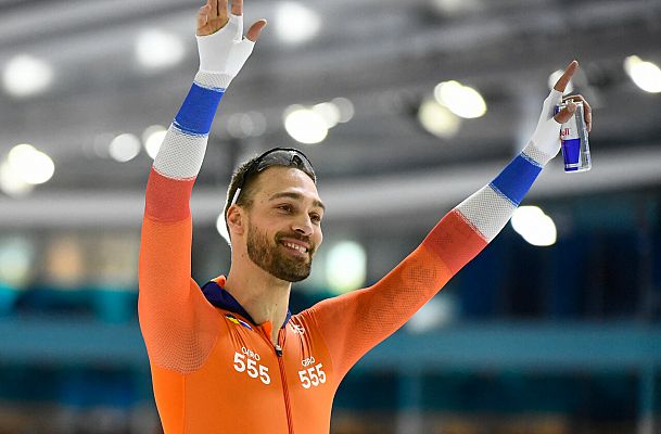 Kjeld Nuis bate el récord de velocidad de patinaje sobre hielo