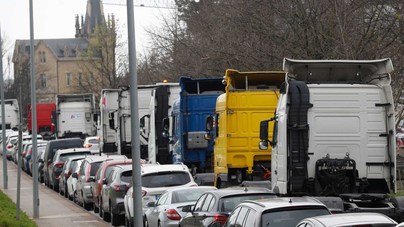 Los transportistas mantienen el paro por octavo día