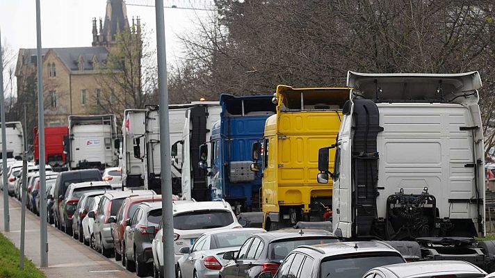 Los transportistas mantienen el paro por octavo día