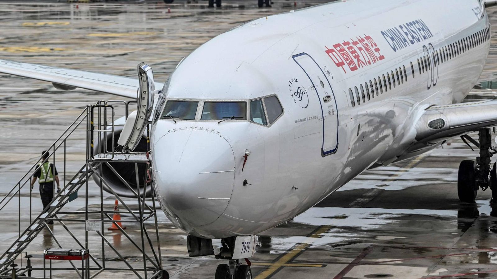 Un avión con más de 130 personas a bordo se estrella en el sur de China