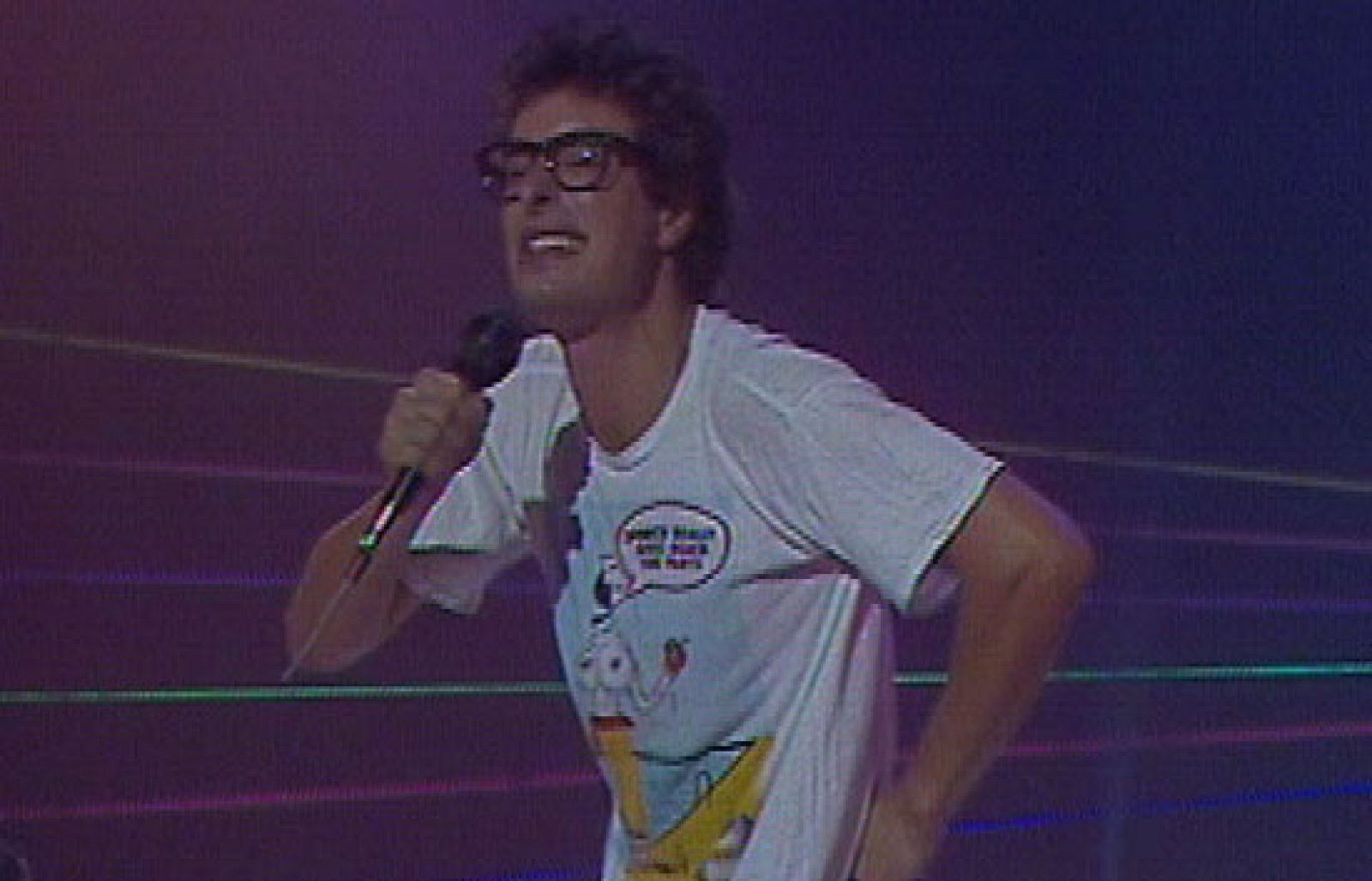 "80 en concierto" es el nombre con el que el próximo domingo actuarán en Madrid artistas como La guardia, La frontera, Siniestro Total o Manolo Tena. Todos ellos recuperarán canciones suyas y de otros grupos de la década de los ochenta. Canciones que todavía hoy muchos siguen tarareando. 