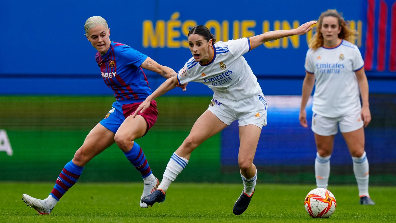 Madrid y Barcelona disputan el primer Clasico de la Champions femenina