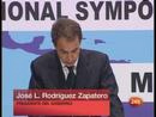  - Zapatero elogia labor cooperantes