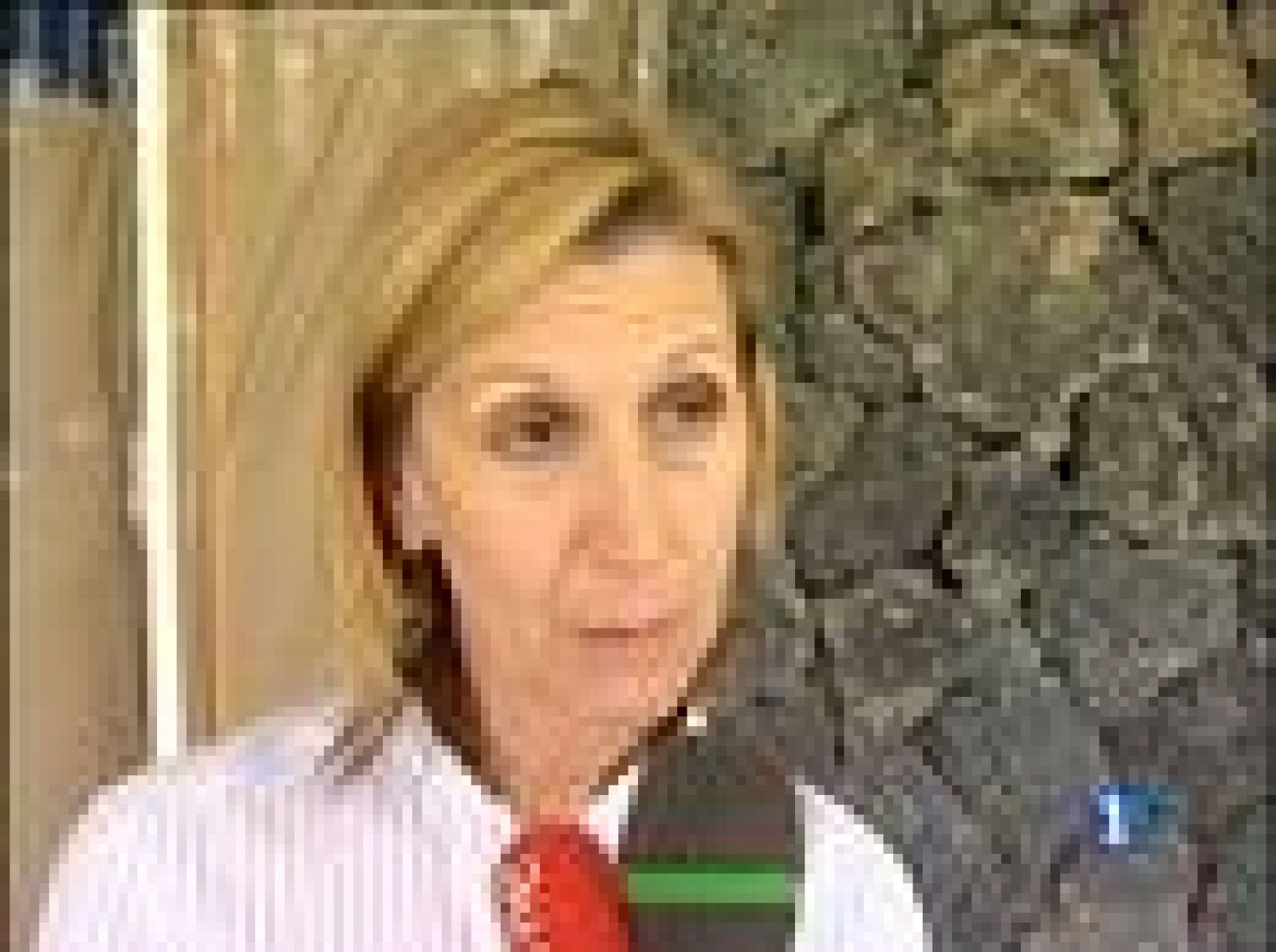 Los gobiernos español y marroquí intentan buscar una solución a Haidar | Ver