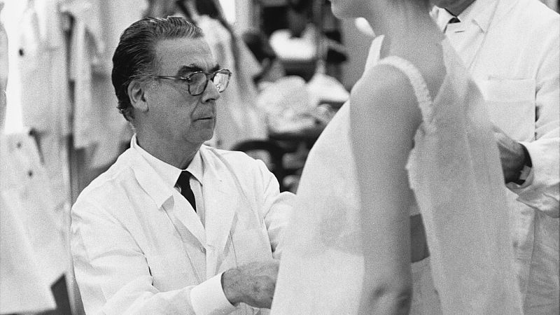 50 años sin el diseñador Balenciaga: el innovador de la alta costura