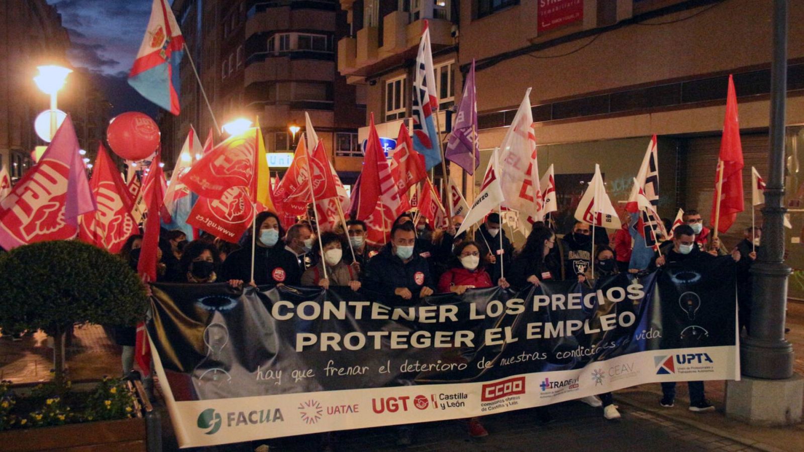 Sindicatos y organizaciones de consumidores se manifiestan en toda España contra la subida de los precios