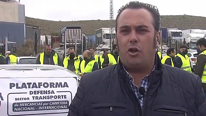 Los convocantes del paro de transportistas: "Vamos a mantener el paro mientras esta administración no se digne a recibirnos"