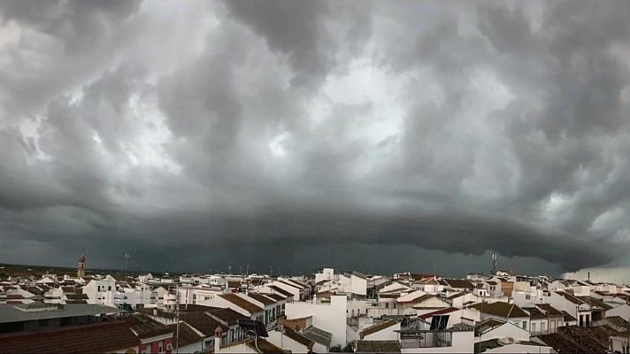 Precipitaciones localmente fuertes y/o persistentes en el extremo sur de Cataluña, Maestrazgo, Comunidad Valenciana, Murcia, Andalucía mediterránea y Ceuta
