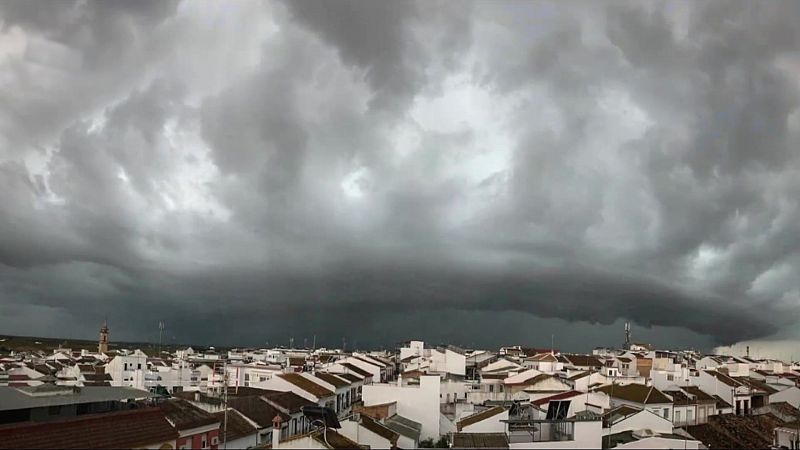 Precipitaciones localmente fuertes y/o persistentes en el extremo sur de Cataluña, Maestrazgo, Comunidad Valenciana, Murcia, Andalucía mediterránea y Ceuta - ver ahora