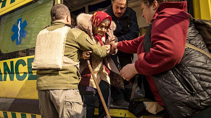 Telediario 1 - Ancianos y cuidadores, los grandes olvidados en la guerra en Ucrania