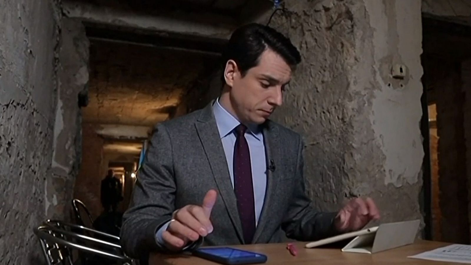 Contar la guerra desde un búnker: las televisiones ucranianas se unen para informar de la invasión rusa