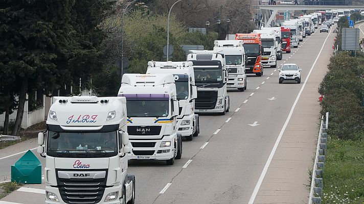 Los convocantes del paro de transportistas: "Mientras Plataforma no negocie con el Ministerio no puede haber desbloqueo"