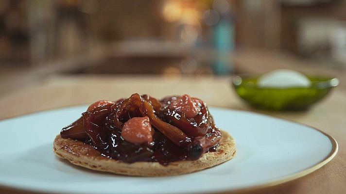 Receta de Tatin de calçots y romesco dulce