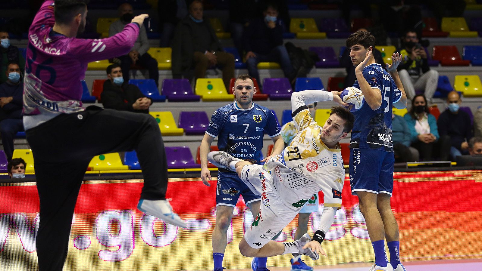 Balonmano: Cangas - León