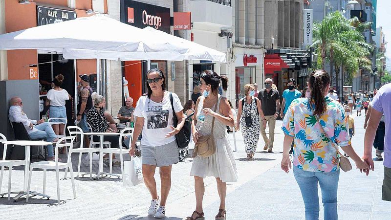 Canarias pone fin a las restricciones de horarios y aforos por coronavirus